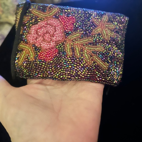 Stunning Vintage beaded wristlet change/lipstick/keys purse - Picture 3 of 9